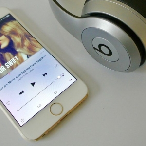 e iPhonel(f)BeatsҲ^